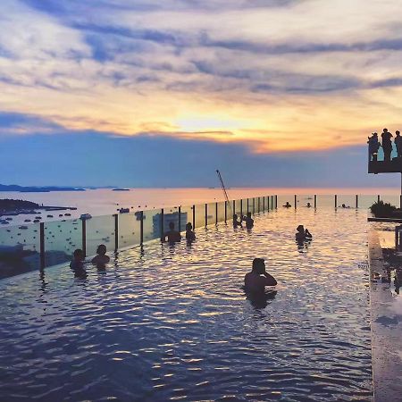 Appartamento The Base Pattaya Esterno foto