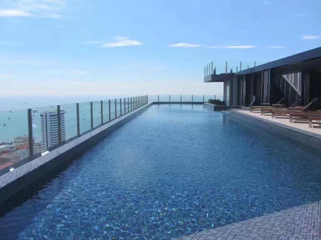 Appartamento The Base Pattaya Esterno foto