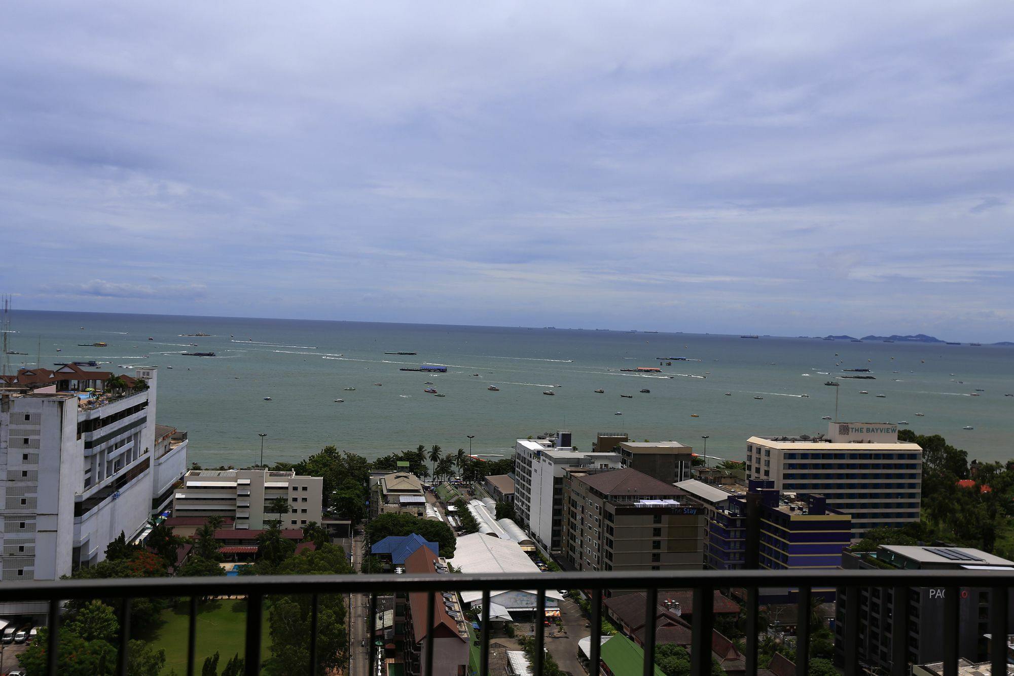 Appartamento The Base Pattaya Esterno foto