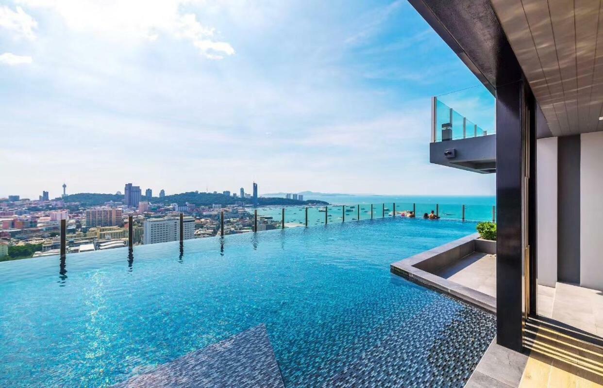 Appartamento The Base Pattaya Esterno foto