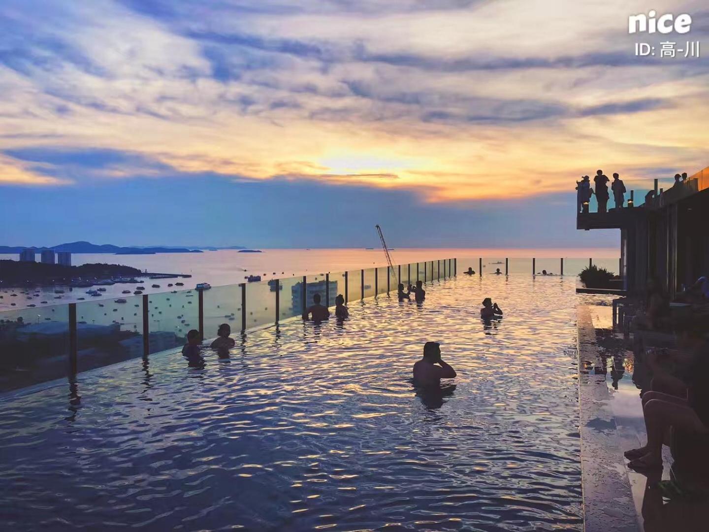 Appartamento The Base Pattaya Esterno foto